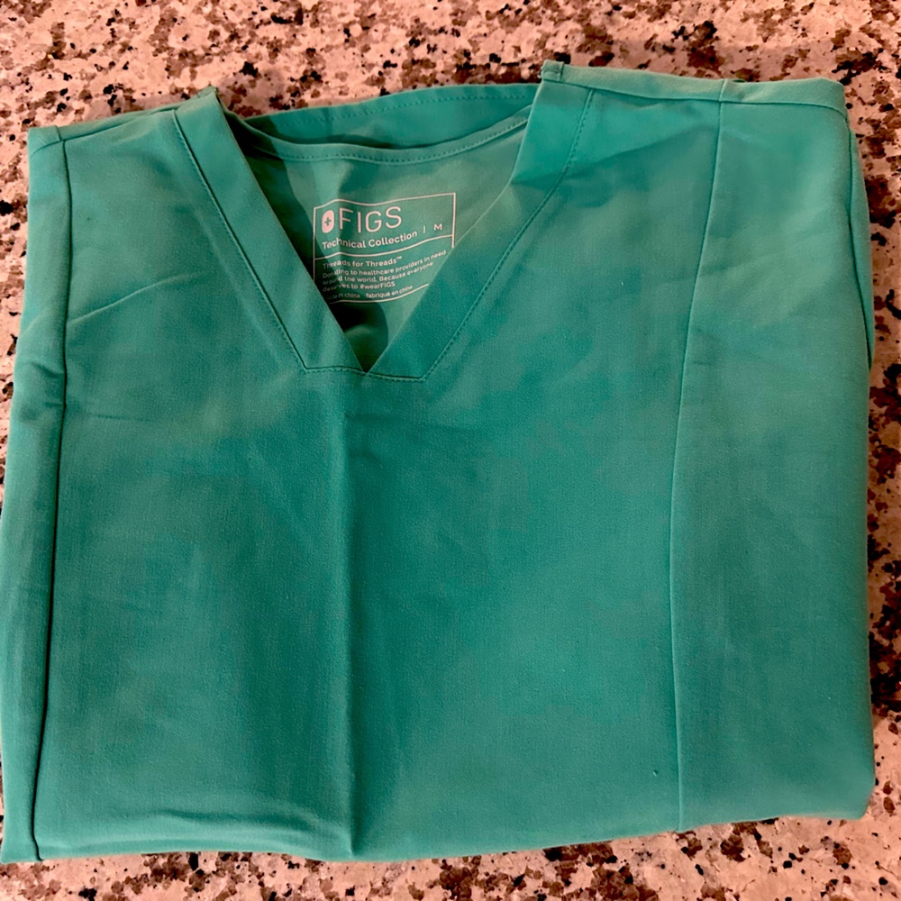Figs Scrub Top